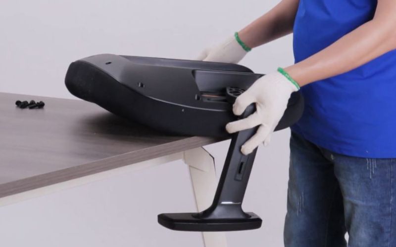 Bước 3: Lắp mâm ghế vào đệm ghế